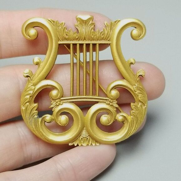 Vintage Hermitage Harp Satin Gold Tone Brooch, Signed Lapel Pin, Estate - Picture 7 of 8